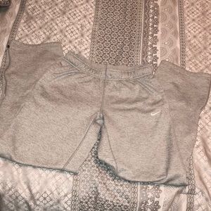 Boys M Nike therma-fit sweatpants